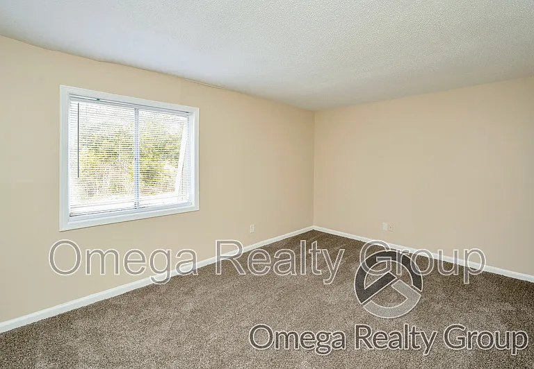 Camelot Apartments — Photo 58