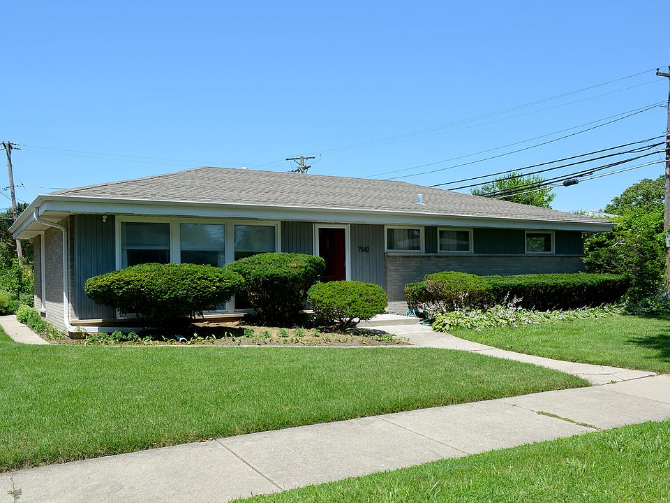 1st image of 7542 Lowell Ave