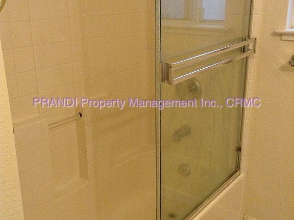 Bathroom Tub_05252022