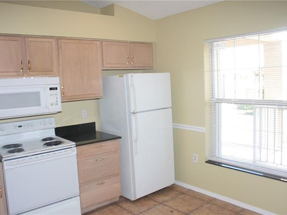 5th image of 13312 Fairway Glen Dr APT 201