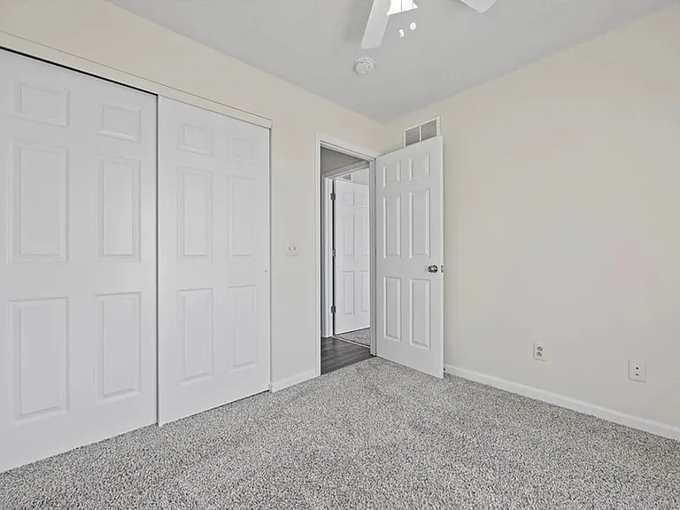 640 Kuhne Hts #C — Photo 8