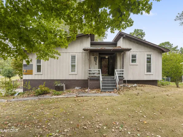 1445 Martha Dandridge Cir, Dandridge, TN 37725