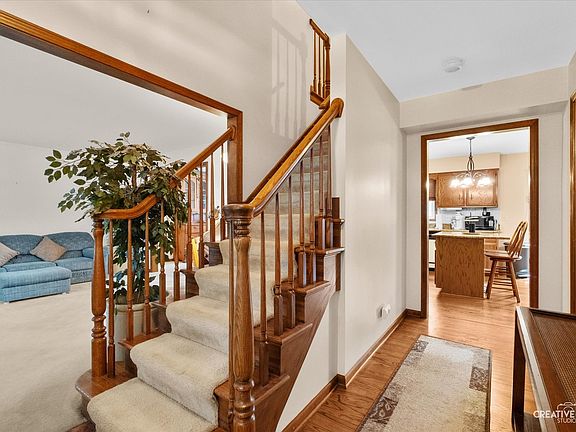 4th image of 95 Winter Hill Cir
