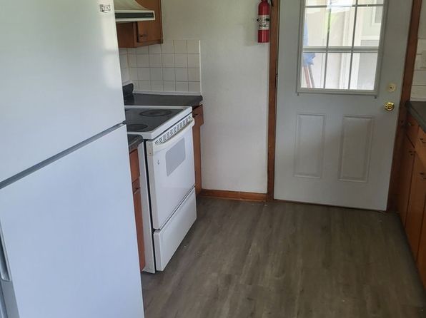 101 Main St #3