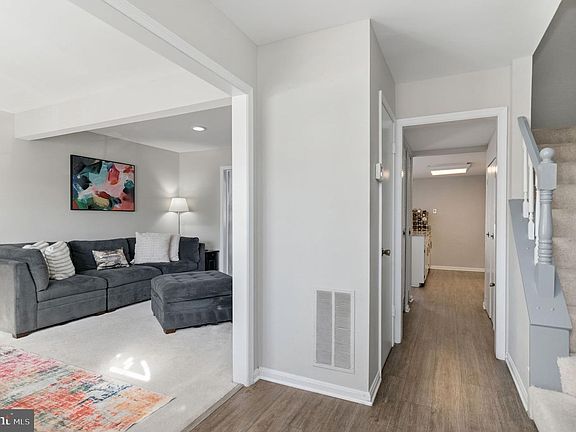 4th image of 1032 Margate Ct