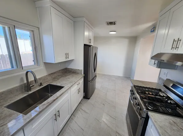 10449 Cantara St, Sun Valley, CA 91352