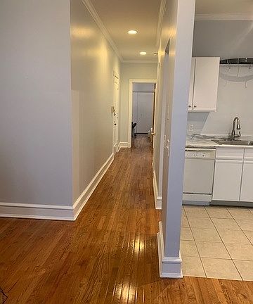 5th image of 1040 W Bryn Mawr Ave #2