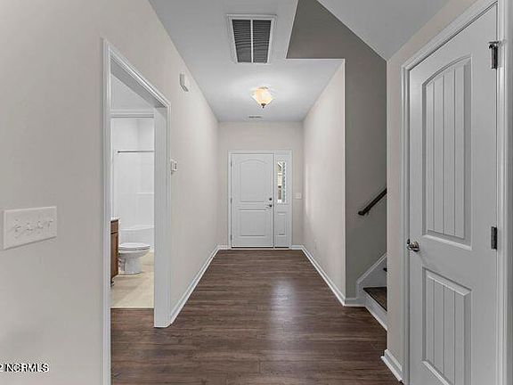 3rd image of 361 Sequoia Dr