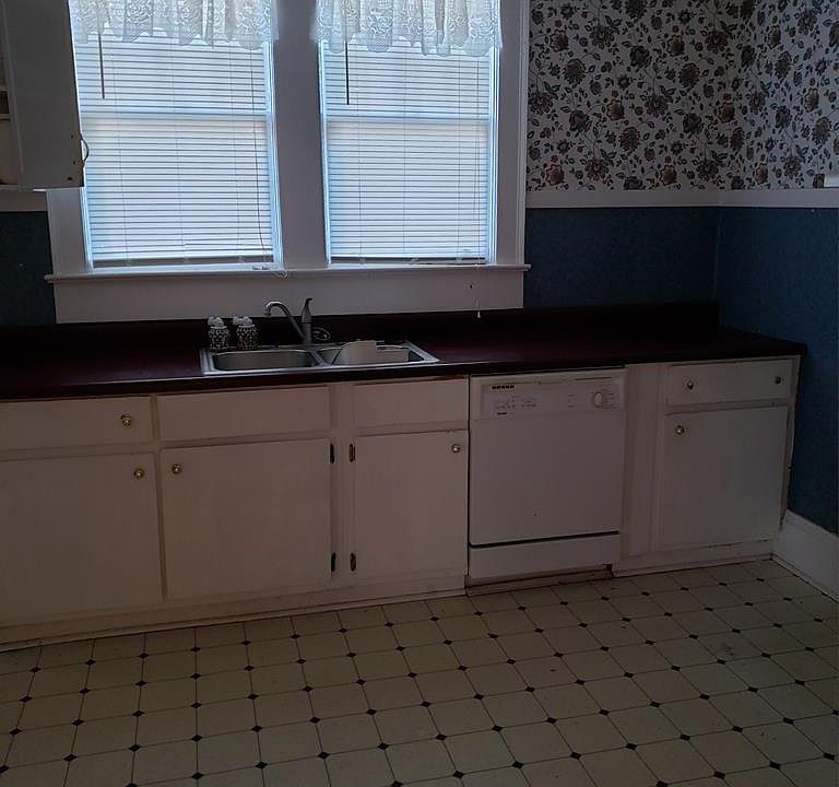 206 Church St, Thomson, GA 30824 Zillow