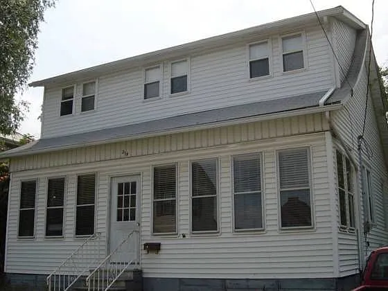 214 Sumner St photo 1