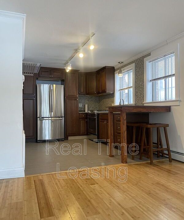 1st image of 3124 Girard Ave S APT 2