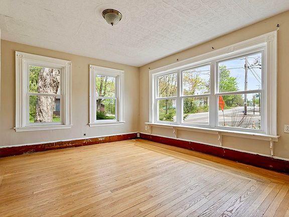 9th image of this home