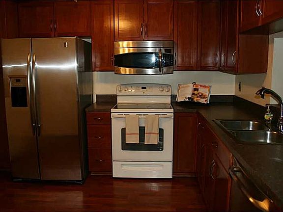 4th image of 303 Elderwood Ct