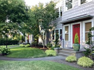 2130 8th Ave W APT 3, Seattle, WA 98119