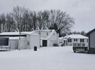 23238 Van Resort Dr, Mendon, MI 49072
