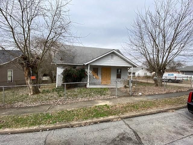 1st image of 333 Clinch St
