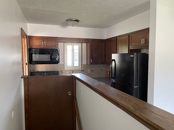 4th image of 1380 Beechnut Dr