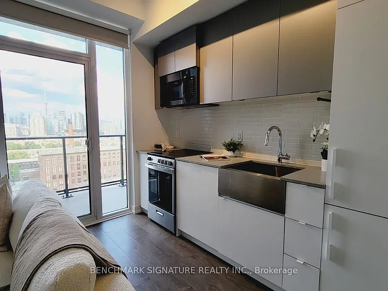 270 Dufferin St #18 — Photo 15