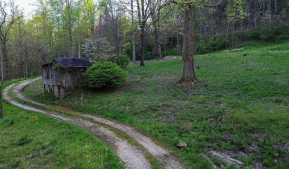 2nd image of 3999 High Rock Rd