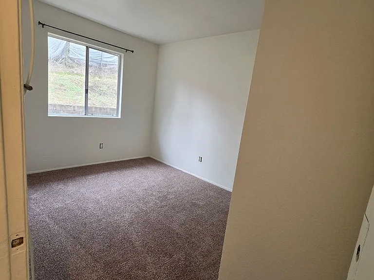 5311-5315 Santa Margarita St — Photo 11
