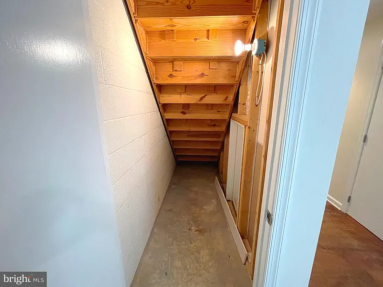 21822 Ronald Dr — Photo 22