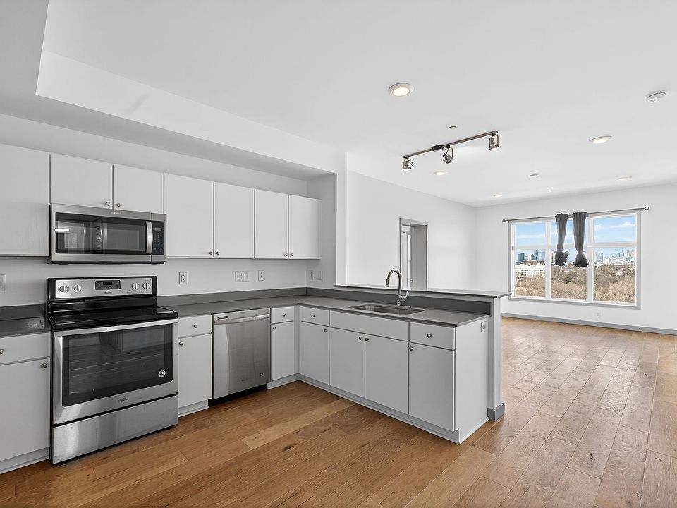 1st image of 400 Herron Dr APT 421