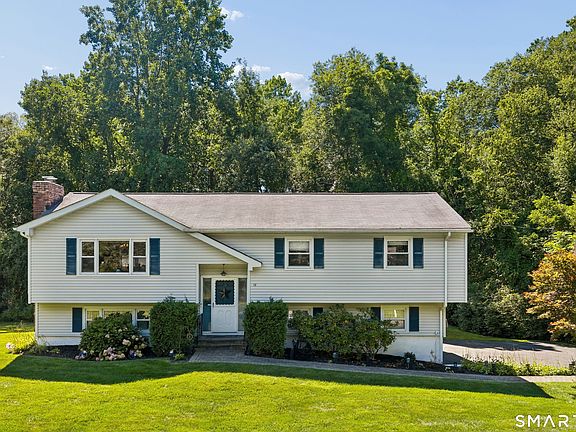 2nd image of 18 Woodcreek Road