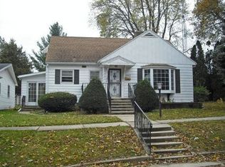 1253 W Stover St, Freeport, IL 61032