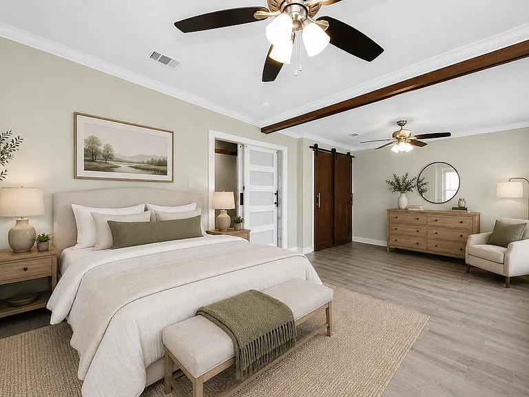 1104 N Heron Dr — Photo 15