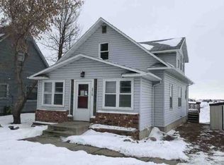 3719 1st St SE, Minot, ND 58701