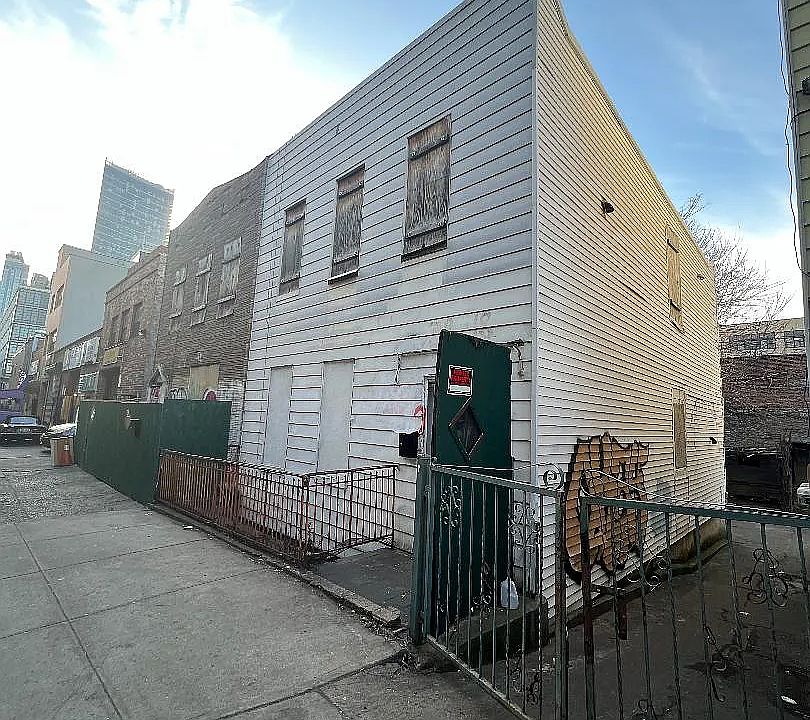 1st image of 38-18 31st St