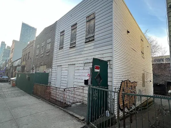 38-18 31st St, Long Island City, NY 11101