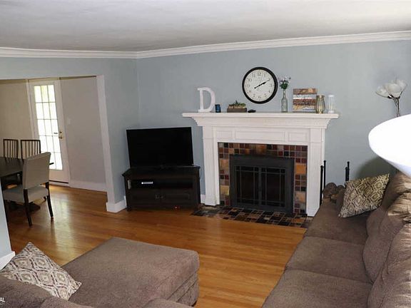 5th image of 22111 Sunnyside St