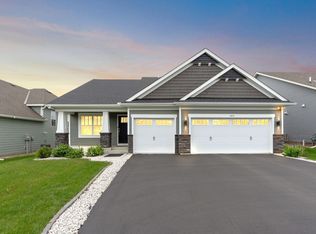 1430 Nutmeg Cir, Carver, MN 55315