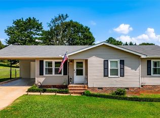 1208 Five Forks Rd, Pendleton, SC 29670