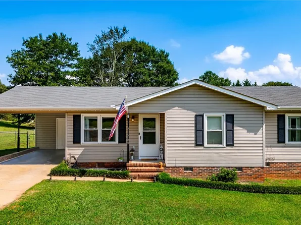 1208 Five Forks Rd, Pendleton, SC 29670