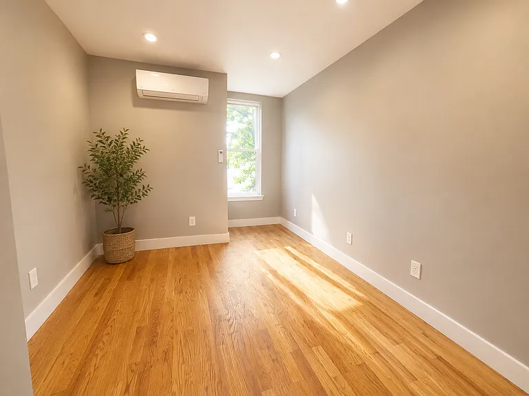 127 Hart St #3F — Photo 5