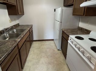 Le Chateau, Waterloo, IA 50701