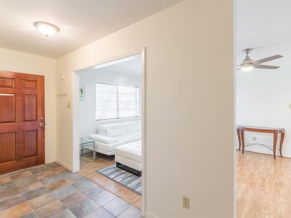 4th image of 5435 Briarbend Dr