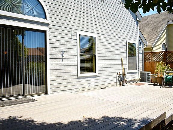 4th image of 2 Valley West Cir