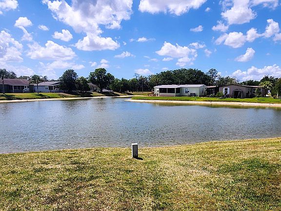5th image of 44 Country Ln