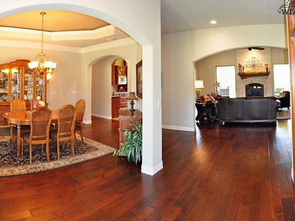 3rd image of 4220 Shady Grove Ln