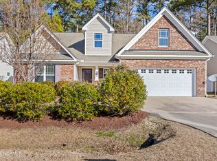 425 Peregrine Ridge Dr, New Bern, NC 28560