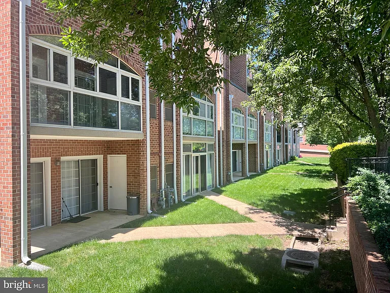 6924 Fairfax Dr #132 — Photo 27