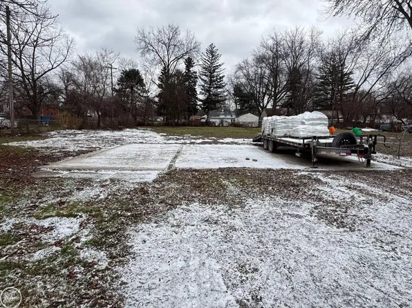 21276 Sunset Ave, Warren, MI 48091