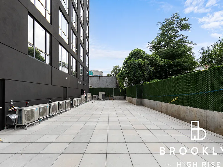 2667 Fulton St #7G — Photo 12