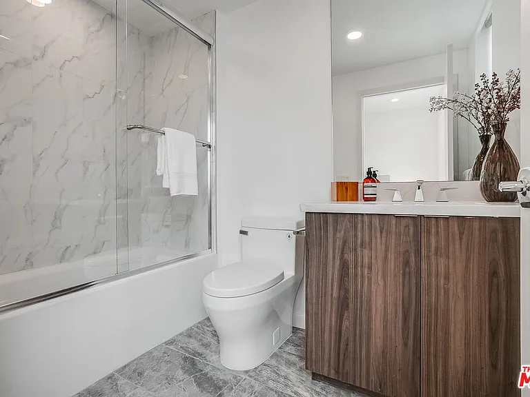 1021 S Shenandoah St #501 — Photo 15
