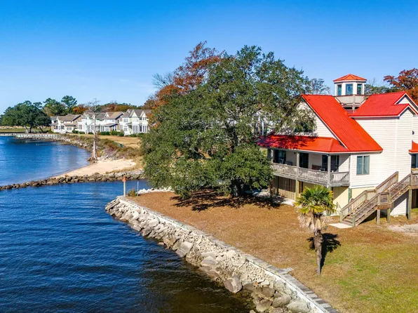 76 Beach Drive, Minnesott Beach, NC 28510