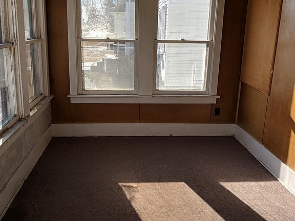 2nd image of 3625 Floyd Blvd