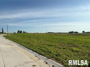 6433 Ryan Rd, Bettendorf, IA 52722